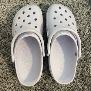 size 9 white crocs